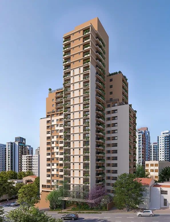 Fachada do edifício alto com projeto moderno, varandas com vegetação e entorno urbano.